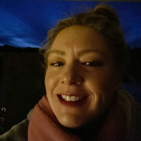 Meet your Posher, Rebecca Hughes - Picture 2 of 2